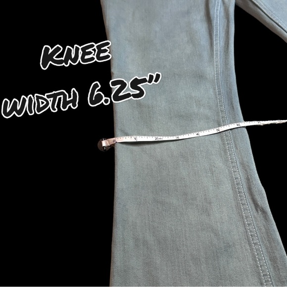 Originally NWT Aged White Flare Crop Jeans now in Sage. Size 26 - Picture 10 of 12